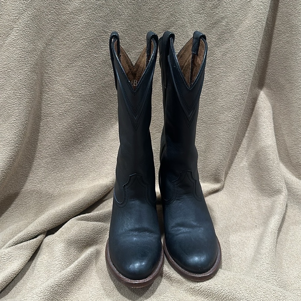 Ariat black cowboy boots size 6